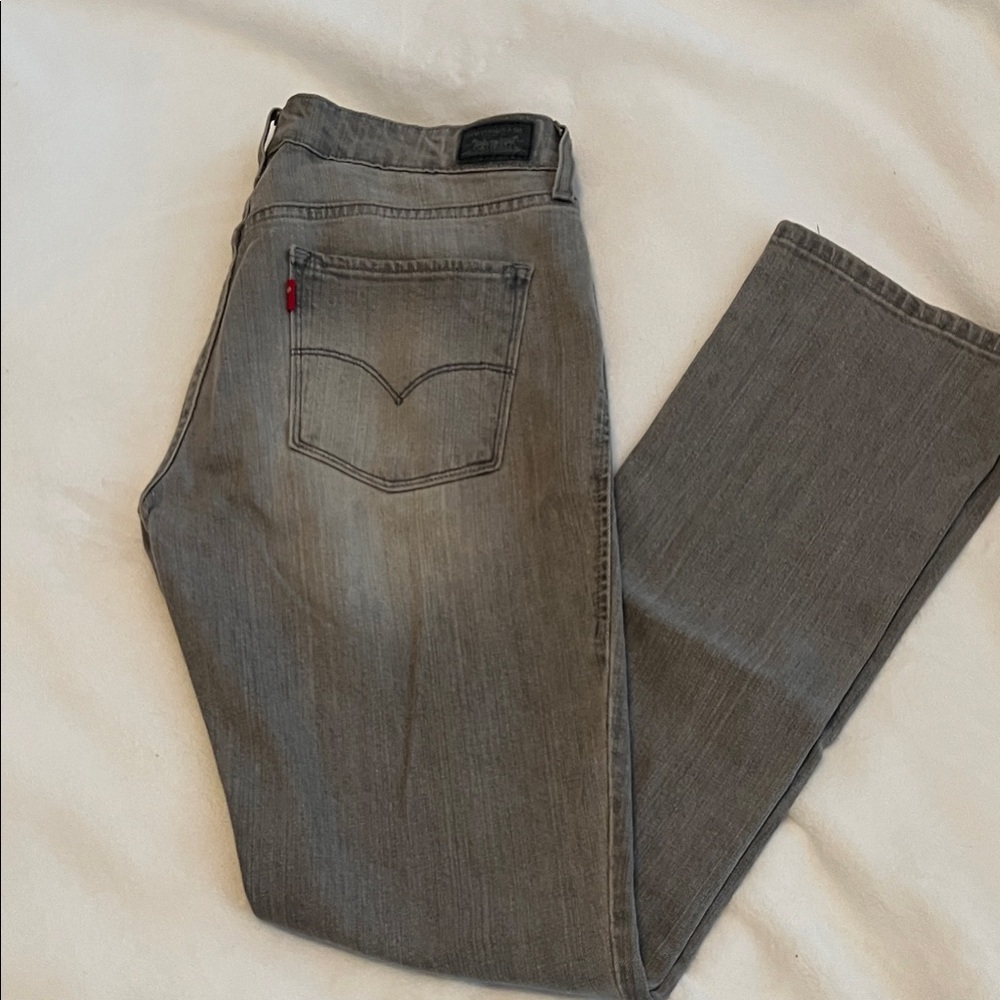 Levi's Women's Straight Leg Jeans in Gray